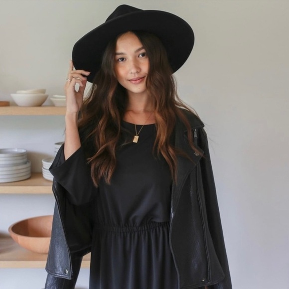 EMMA KNUDSEN • Sawyer Dress in Black - Picture 2 of 10